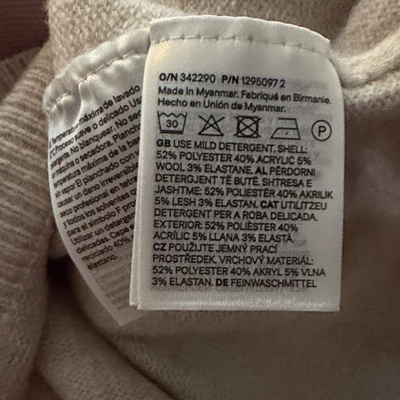 H&M NWT Women's Cream Turtleneck Sweater - Picture 7 of 8